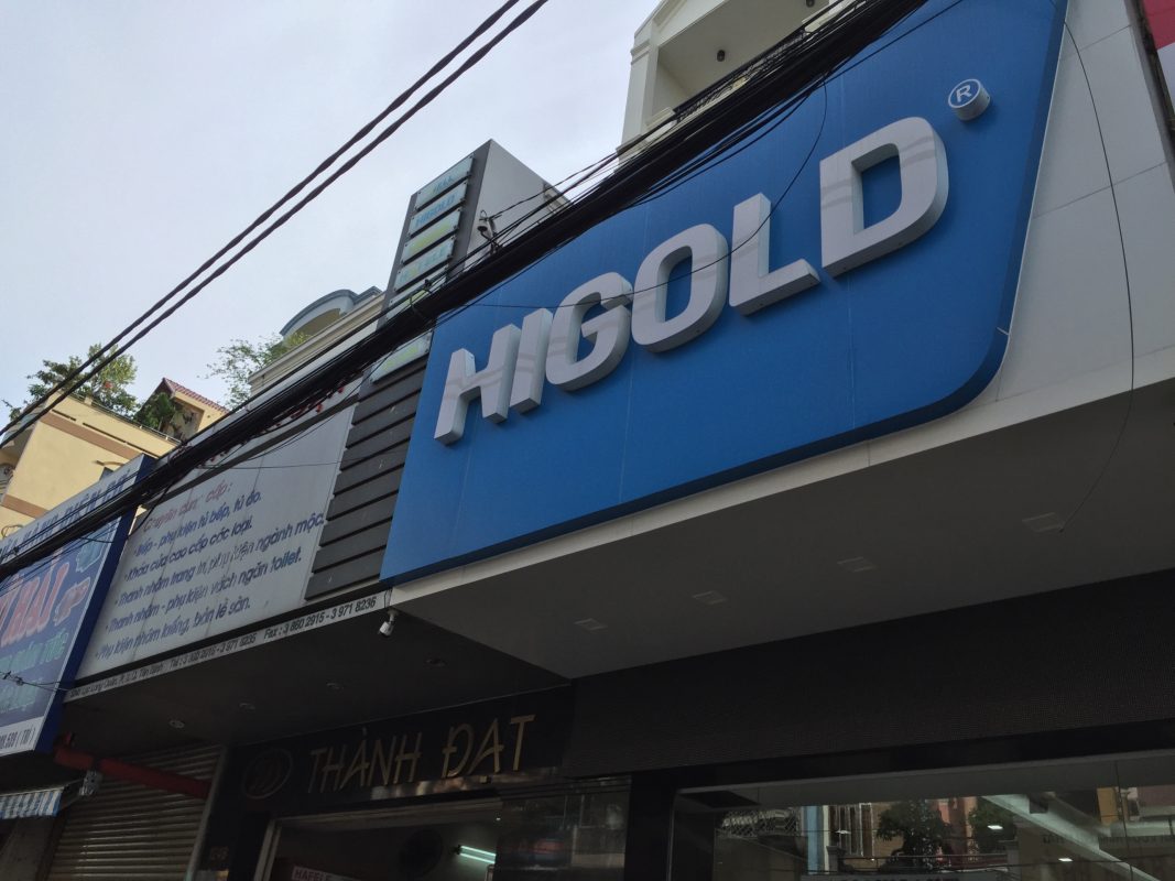 Showroom phụ kiện tủ bếp Thành Đạt